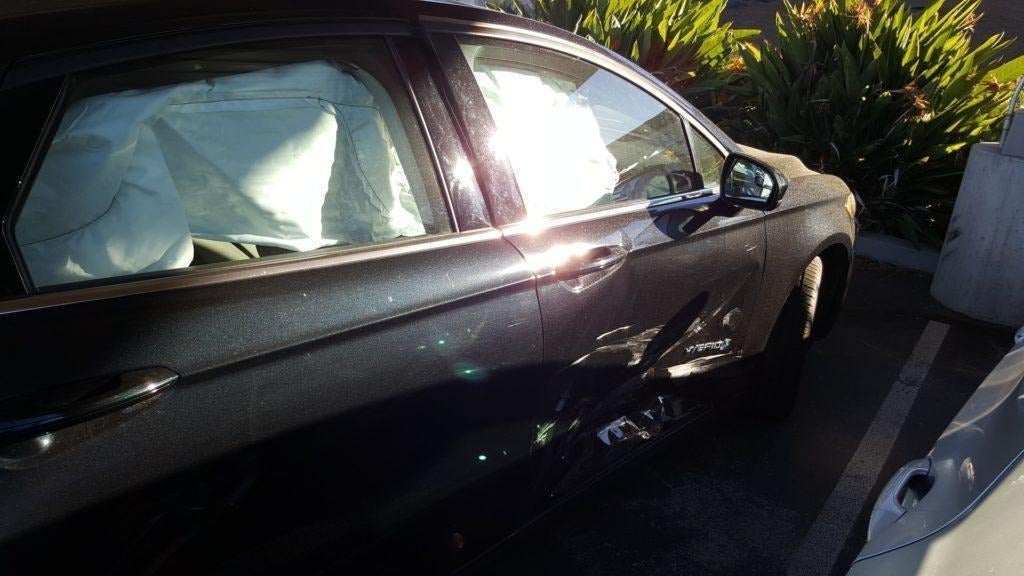 How Do Sideswipe Car Accidents Occur And Who is Liable?